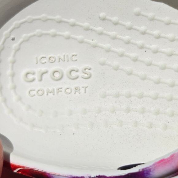 CROCS Kids Tie-Dye Clogs Size 5 - Picture 6 of 7